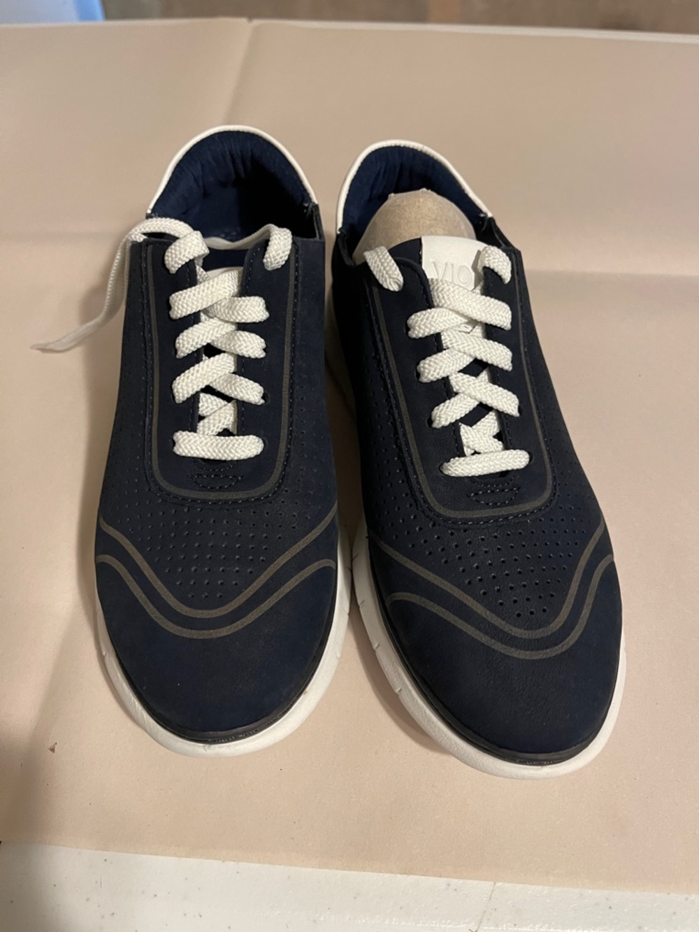 Vionic Navy and White Women's Lace-Up Sneakers,NWB,women’s sz.5